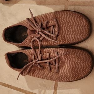 Women's size 9 allbirds tree runners